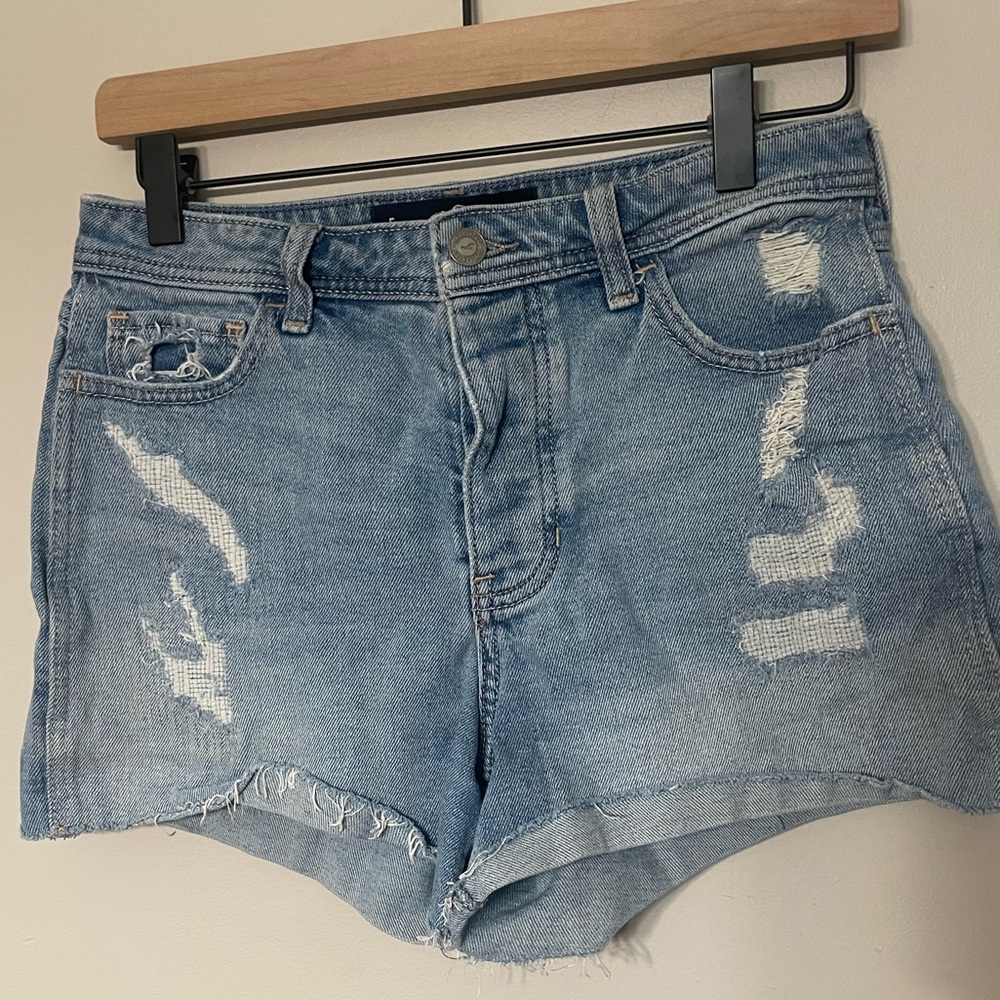 Hollister size 5 w27 Jean Denim Distressed Women's Shorts
